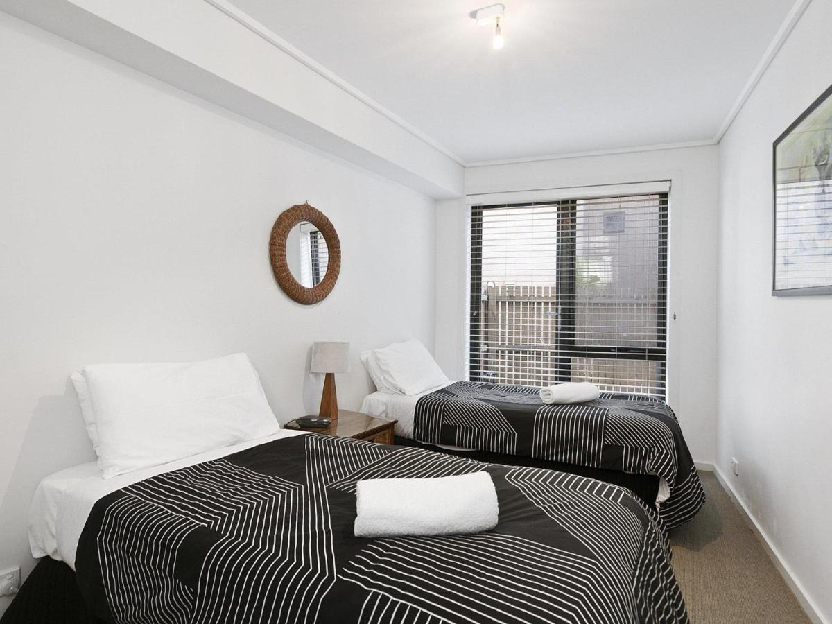 26 Pacific * Lorne